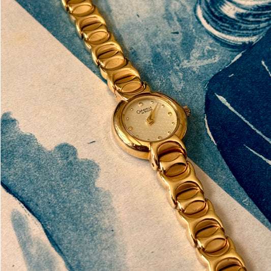 ساعة نسائية Caravelle Bulova