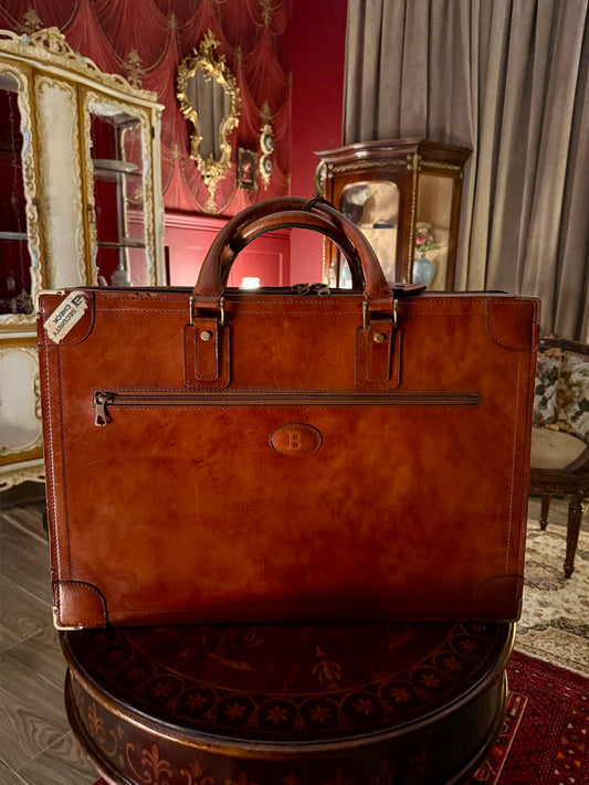 حقيبة جلد فنتج bally