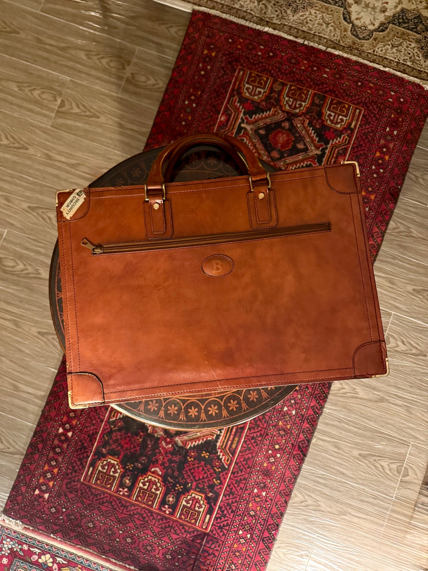 حقيبة جلد فنتج bally