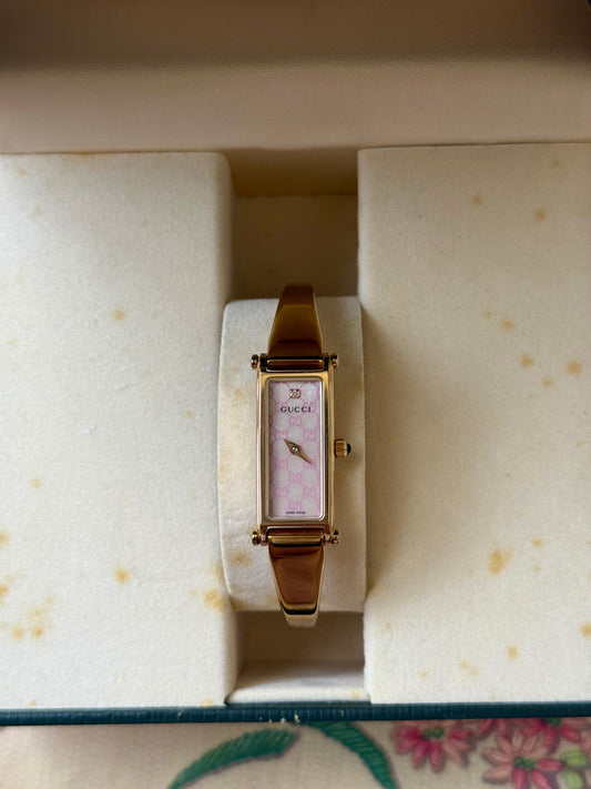 ساعة نسائية ماركة Gucci