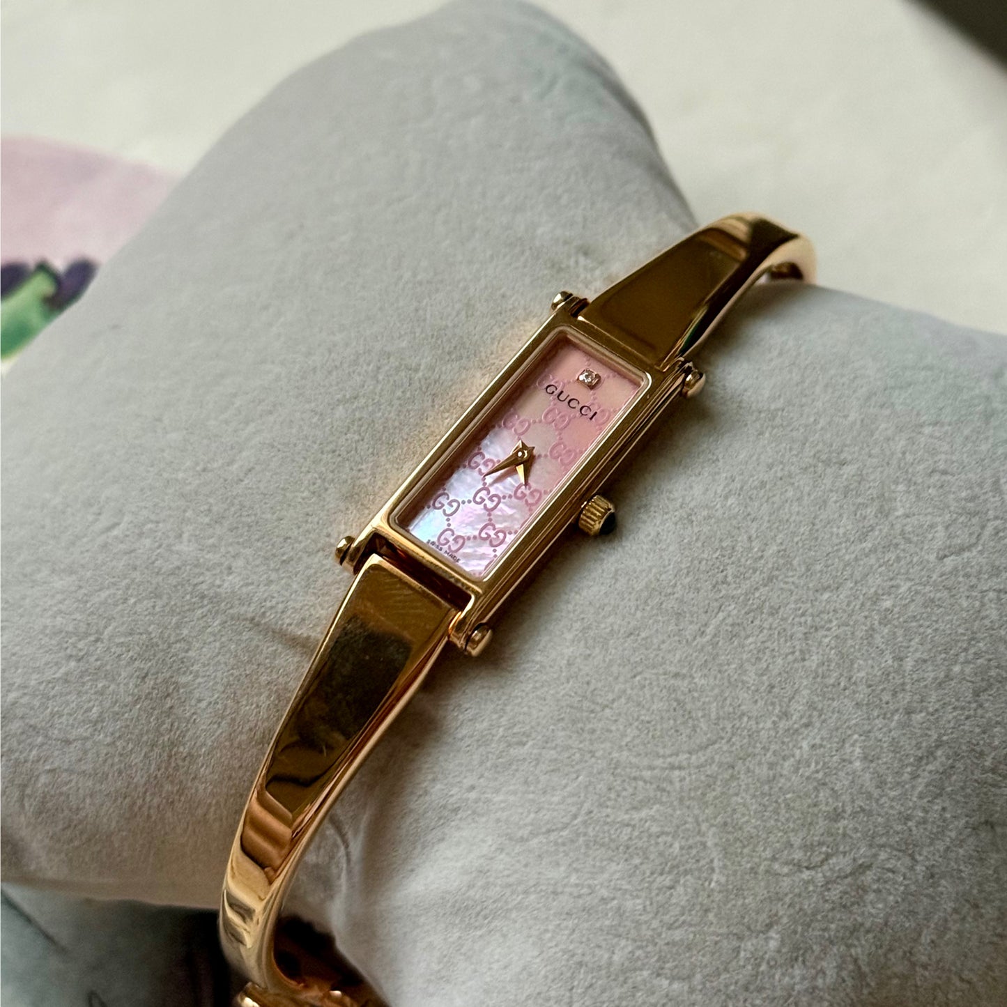 ساعة نسائية فنتج Gucci